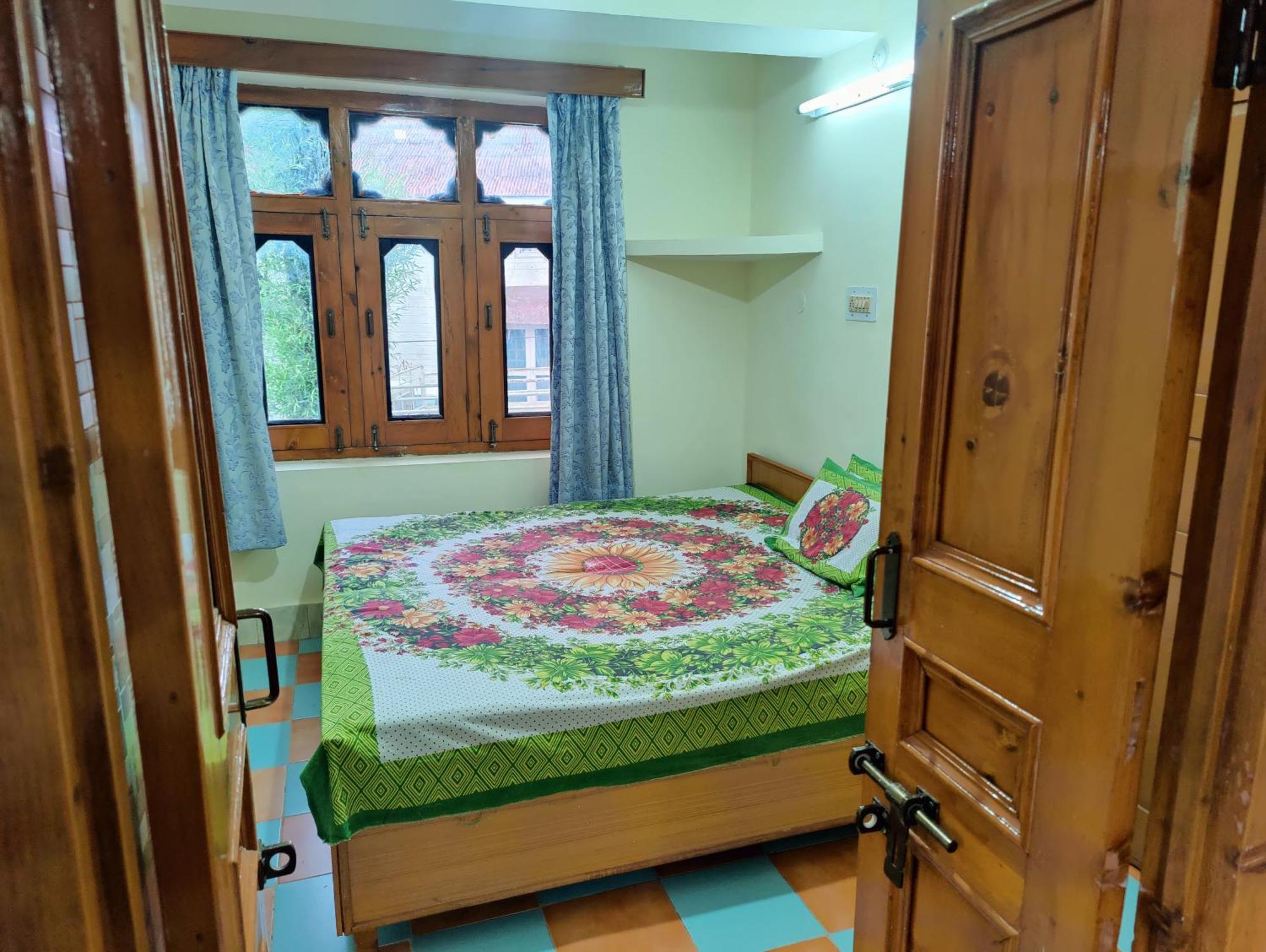 Silk Route Home Stay كالبا الغرفة الصورة